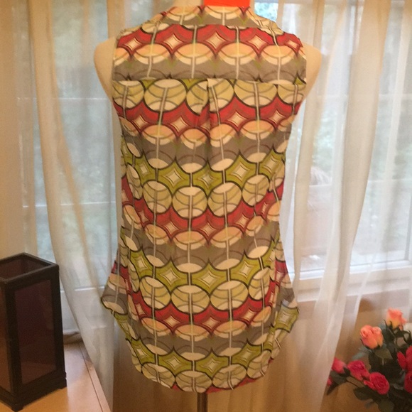 🛍️# 105 Hi-Lo Sleeveless Sheer Top - Picture 4 of 7